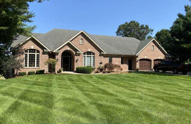 Gorgeous Executive Estate on Sugarloaf All-sports Lake in Schoolcraft, Mi.