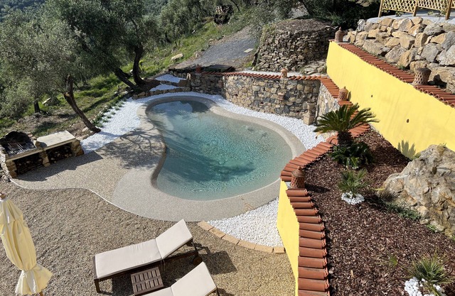 Gorgeous farmhouse with pool Biodesign