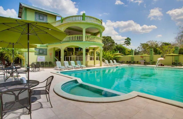 Gorgeous Green House Fully Furnished 2 Bedroom Casita Verde-MB