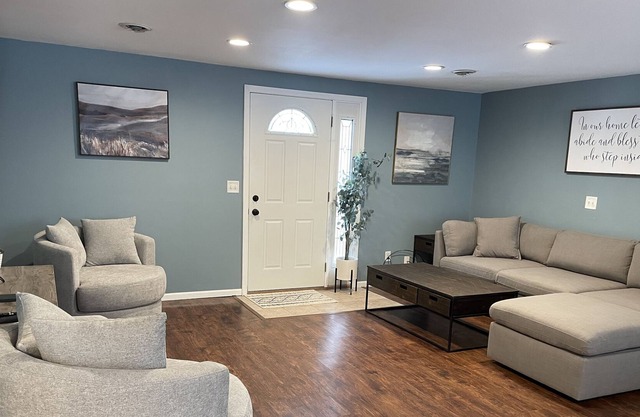 Gorgeous Home 5 Minutes from Lutheran Hospital!