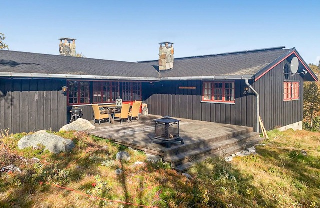 Gorgeous home in ål with house a mountain view