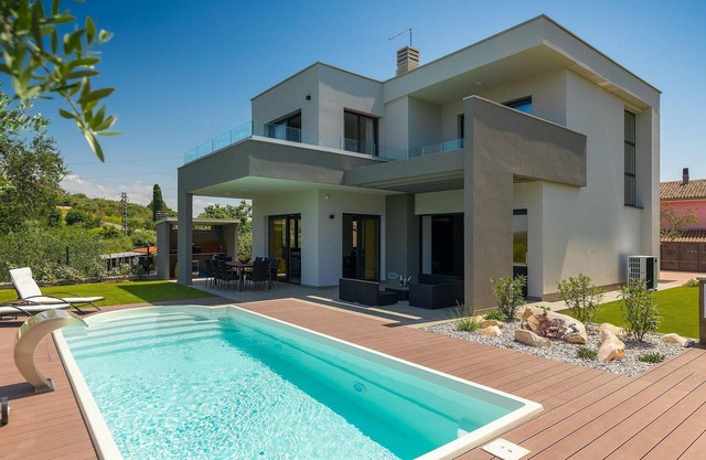 Gorgeous home in Buje