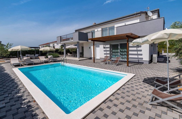 Gorgeous home in Debeljak with WiFi
