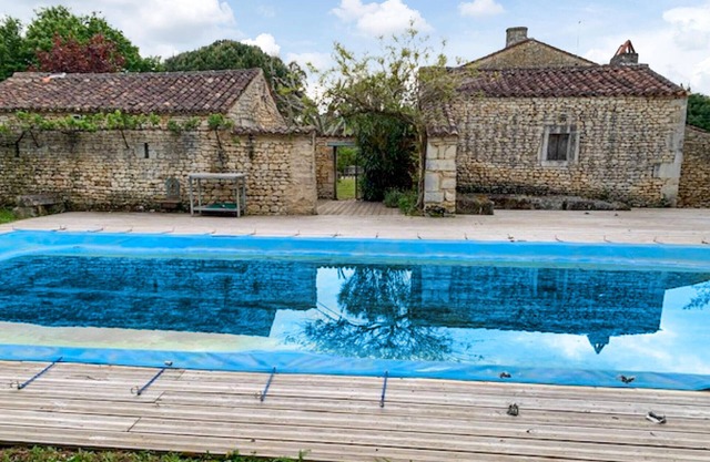 Gorgeous home in Geay