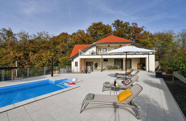 Gorgeous home in Grabrovnik with sauna