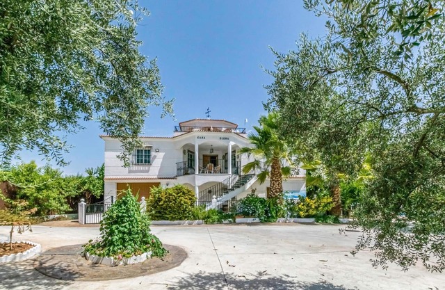 Iznájar Outdoor Swimming