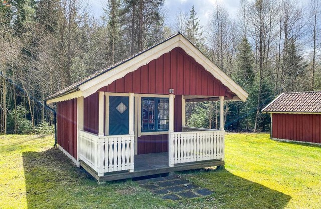 Gorgeous Home In Jälluntofta With Sauna
