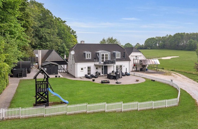 Gorgeous home in Juelsminde with sauna