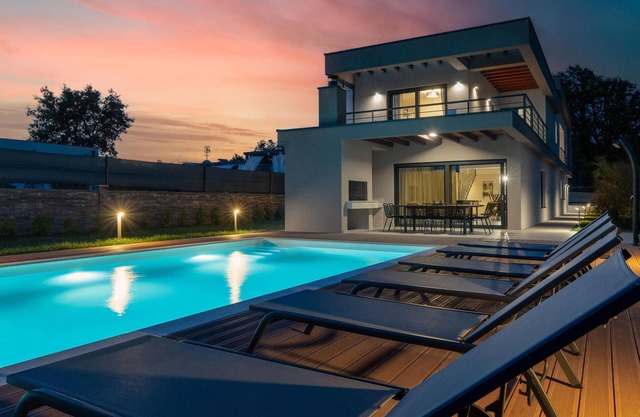 Gorgeous home in Svetvincenat