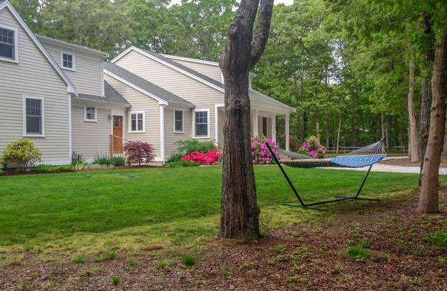 Gorgeous home perfect for large groups! Walk to the beach! Pet friendly!