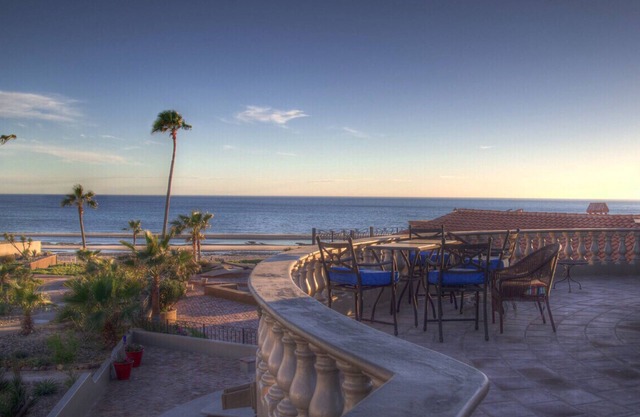 Gorgeous Home w/Great Views and Amenities - kayaks and SUPs! Pet Friendly.