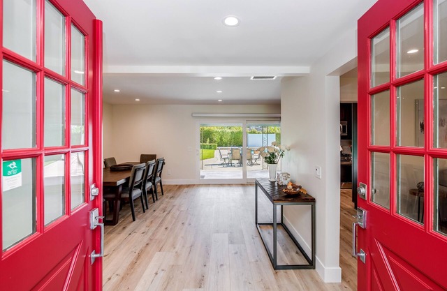 Gorgeous Home w/Pool - Perfect for the Family