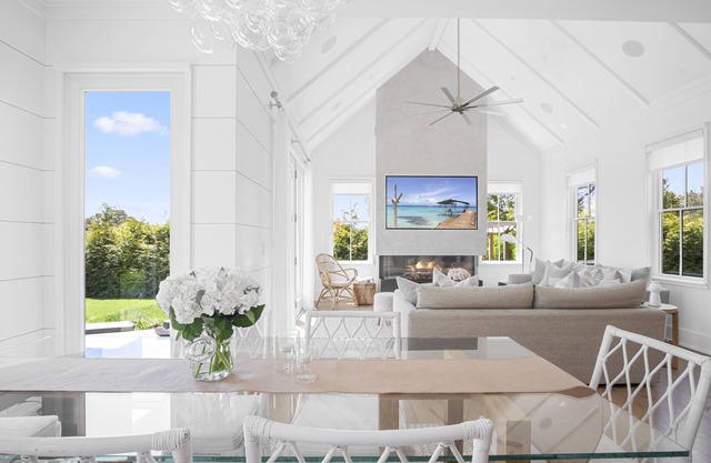 Gorgeous house with heated pool, Gym, JEEP Rental