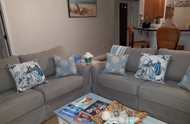 Gorgeous Light and Bright home in west Jacksonville