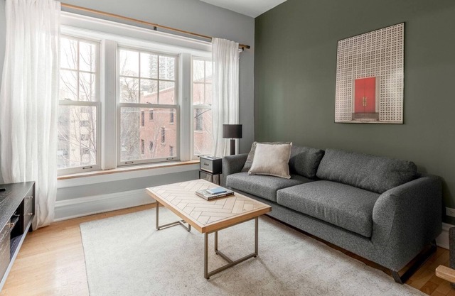 Gorgeous Lincoln Park 2BR w/ W/D, nr. Lakefront Trail, by Blueground