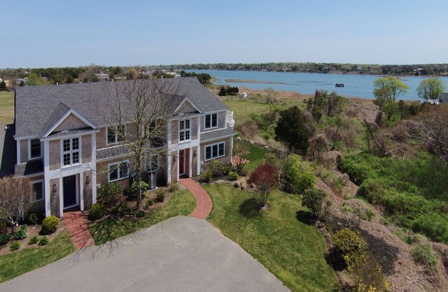 Gorgeous Luxury Waterfront Retreat: Pool, Tennis, Pickleball, Kayaks