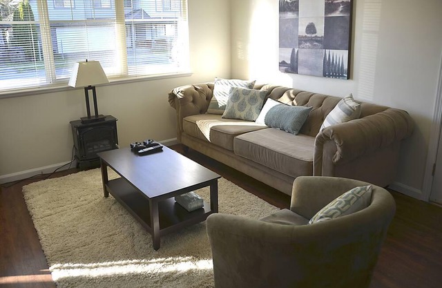 Gorgeous Maple Ridge Private suite w/ 2 bedrooms