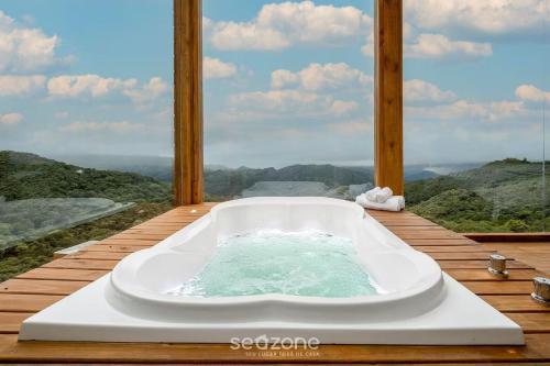 Gorgeous Mountain Jacuzzi Cabin VST013