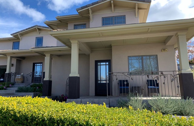 Gorgeous Napa Guesthouse close to everything Napa has to offer