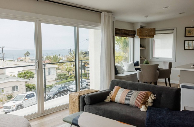 Gorgeous Ocean View in the Heart of Hermosa Beach - 2 blocks from the beach