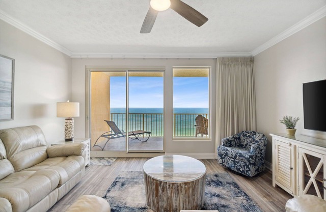 Gorgeous Pet Friendly Condo Directly on the Beach