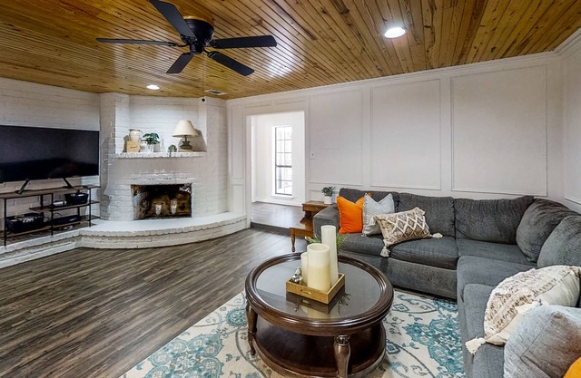 Gorgeous ranch-style home on nearly 3 peaceful acres, dog-friendly
