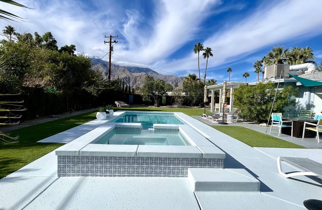 Gorgeous Remodeled Home w/30-Ft Pool, 8-Person Spa, Free WIFI & Mountain Views
