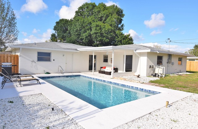 Gorgeous renovation with pool, minutes from beach