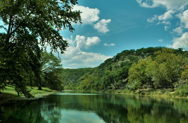Gorgeous Riverfront Home! Sleeps 16! A View from every window!