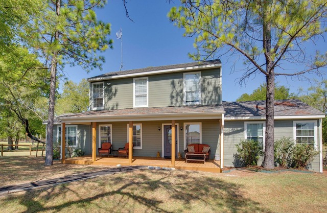 Gorgeous Royse City Retreat w/ Front Porch & Pond!