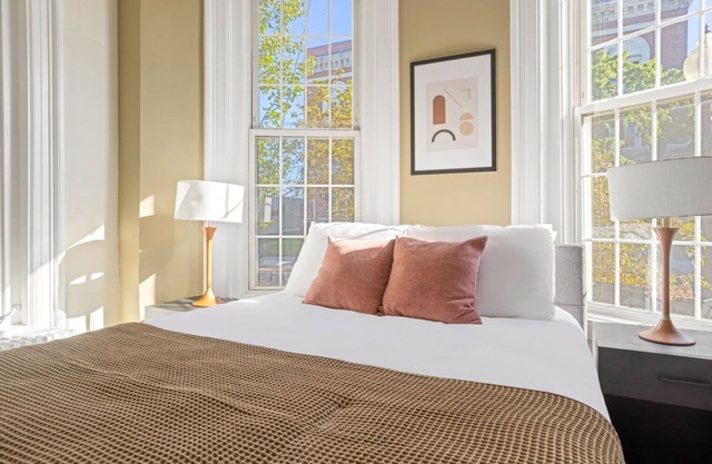 Gorgeous South Boston Studio nr Restaurants, by Blueground