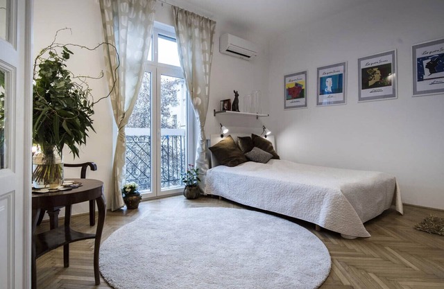 Gorgeous studio flat in the City center