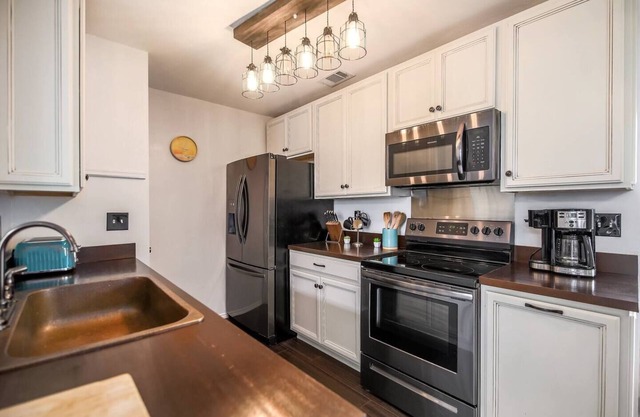 Gorgeous Townhouse *Huge Winter Discount*