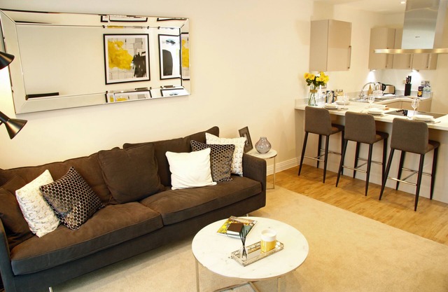 Gorgeous Two Bedrooms situated in an Art Deco building - Welwyn Garden City
