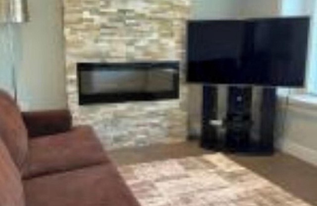 Gorgeous two beds unit near Burnaby Metrotownn