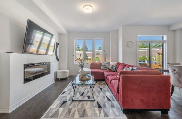 Gorgeous Vacation Home Near The Beach!nstunning townhouse!