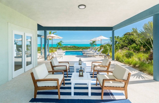 Gorgeous Waterfront Villa w/HUGE Outdoor Patio & Concierge Services!