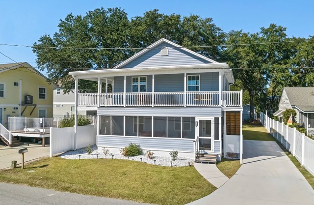 Got Wags Ocean View Haven Upper Level 2 BR Close to Beach