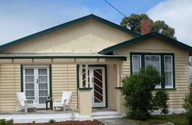 Grace's Spa Cottage, Smithton.