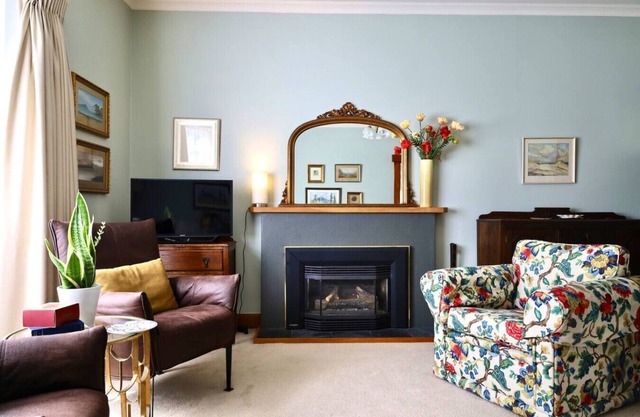 Graceful Character Cottage In The Leafy Avenues