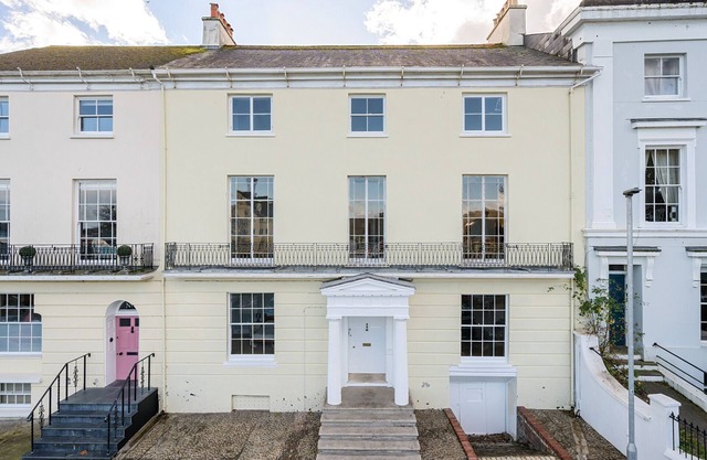 Grade 2 Georgian Townhouse