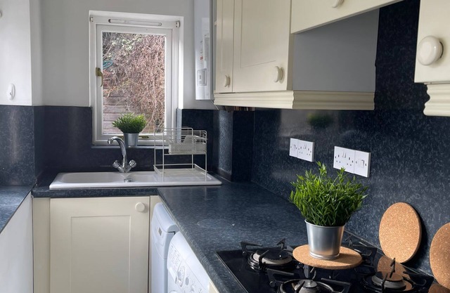 Grade II listed cottage | Free Parking