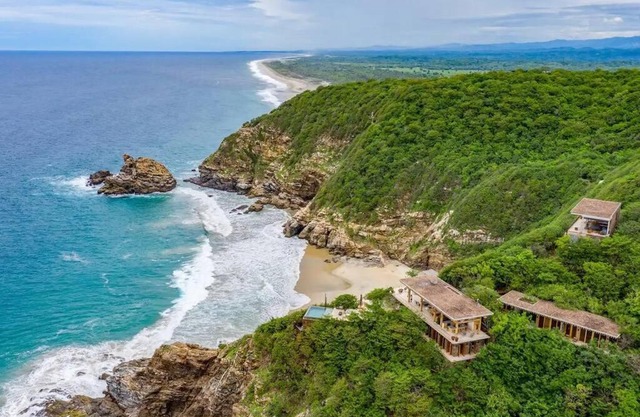 Gran Chicatana Spectacular Beach Front Villas