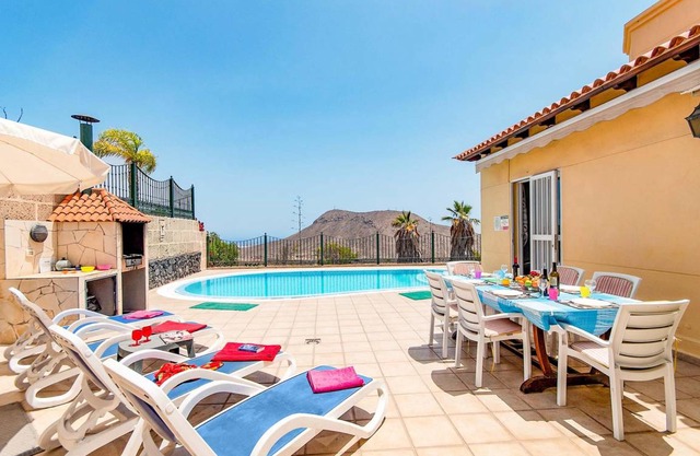 Gran Villa, Stunning villa in Chayofa w/