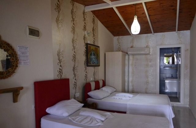 Grand Ada Family Hotel