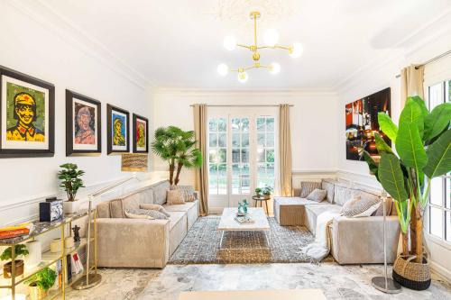 Grand & Classy Apartment with Private Garden, Villa des Ammonites