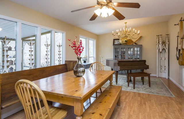 Grand Dream 4BR Home in Nashville w/ WiFi, AC, Parking, TV, Linens, Patio