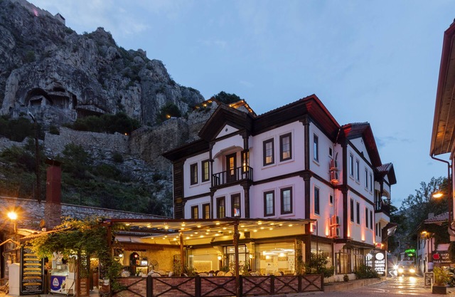 Grand Harsena Hotel