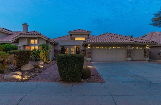 Grand Home w/Private Pool on Foothills Golf Course