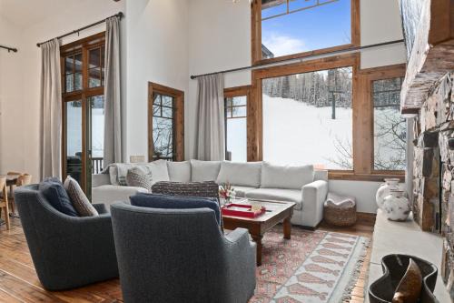 Grand Lodge - Four Bedroom #405 - Ski-in ski-out condo
